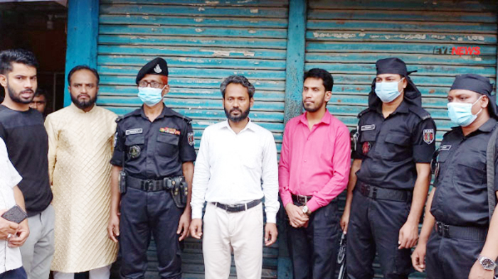 বড়লেখায় ভোজ্যতেলের ডিলারকে জরিমানা ও দোকান সিলগালা