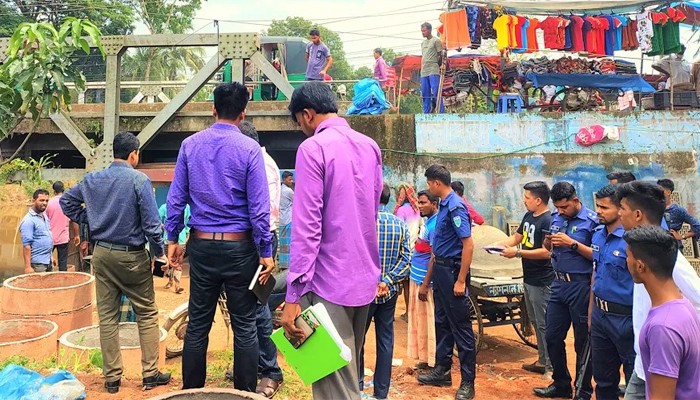 জুড়ী উপজেলায় জুড়ী নদীর তীরের অবৈধ স্থাপনা উচ্ছেদ