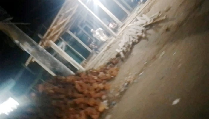 কাগাবলা বাজারে একসনা ইজারাপ্রাপ্ত পরিমানের অধিক ভূমিতে আধাপাকা ঘর বানাচ্ছেন কবির উদ্দিন