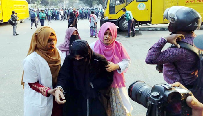 ম্যাটস শিক্ষার্থীদের সঙ্গে পুলিশের সংঘর্ষে ২০ শিক্ষার্থী আহত
