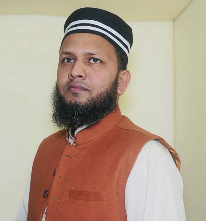 এখন দেশের ইসলামী সংগীতের তারকা শিল্পী মৌলভীবাজারের মুজাহিদ বুলবুল