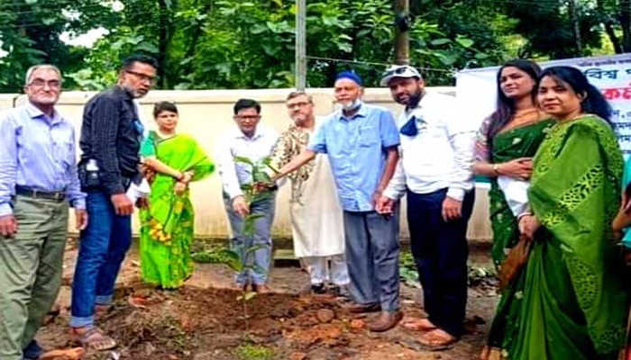 বিশ্ব পরিবেশ দিবস উপলক্ষে মৌলভীবাজারে সবুজ আন্দোলনের বৃক্ষরোপণ ও আলোচনা সভা অনুষ্ঠিত