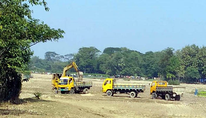 মৌলভীবাজারে আমলাতান্ত্রিক দীর্ঘসূত্রিতা ও সদিচ্ছাহীনতার কারণে বন্ধ হচ্ছেনা জমি-পাহাড়-টিলা কাটা ও বালু উত্তোলন