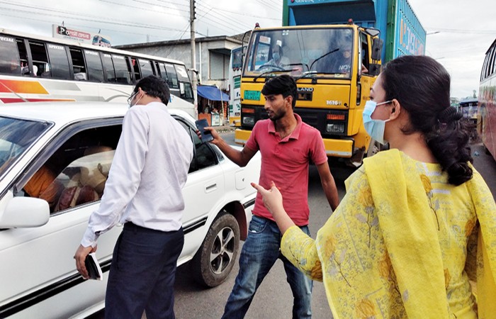 গণপরিবহনে স্বাস্থ্যবিধি পালণে জনসচেতনতা সৃষ্টির লক্ষ্যে মৌলভীবাজারে ভ্রাম্যমান আদালত পরিচালিত