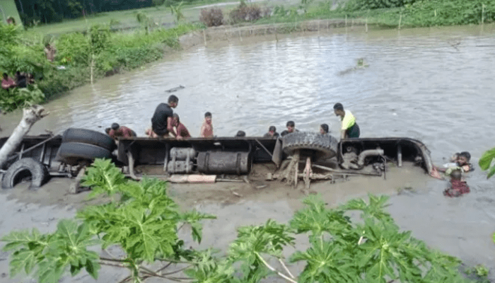 ঝালকাঠিতে ১৭ প্রাণহানির ঘটনায় বাসচালক গ্রেপ্তার