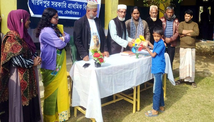 মৌলভীবাজারে ঘাটতি নিয়েই প্রাথমিক ও মাধ্যমিক পর্যায়ে বই উৎসব সম্পন্ন